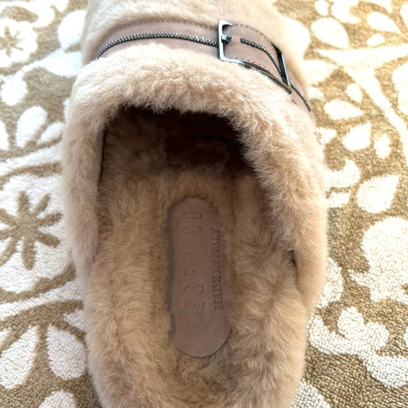 Fluffy designer slippers - Picture 4 of 7
